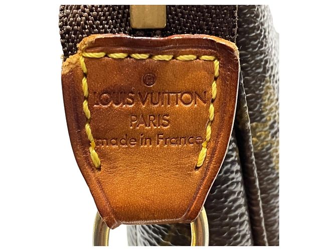 Bolsa Louis Vuitton Pochette Accessoires Marrom Monograma - vista 4