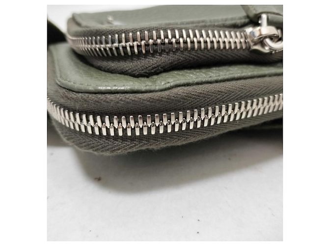 PRADA Schultertasche Triangle 2ZH195 aus Khaki-Leder - Ansicht 6