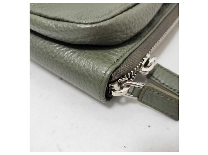 PRADA Schultertasche Triangle 2ZH195 aus Khaki-Leder - Ansicht 7