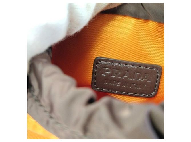 Bolsa de Ombro Triangle Prada RE-NYLON Marrom Laranja - vista 10