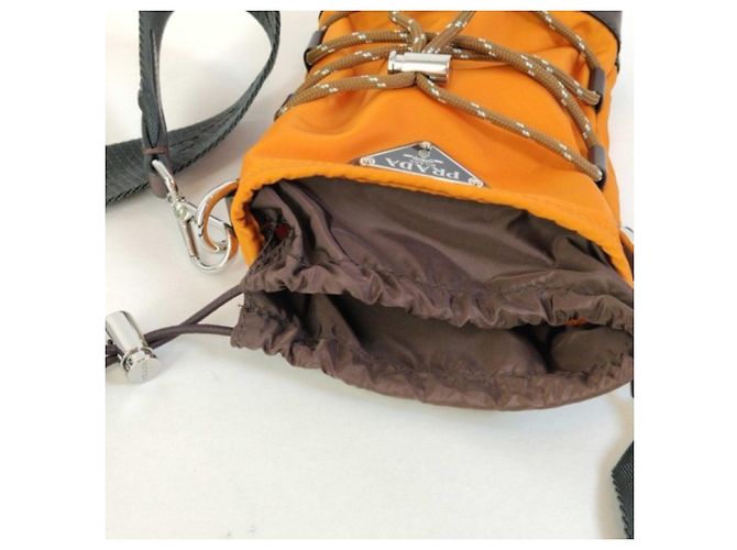 Bolsa de Ombro Triangle Prada RE-NYLON Marrom Laranja - vista 7