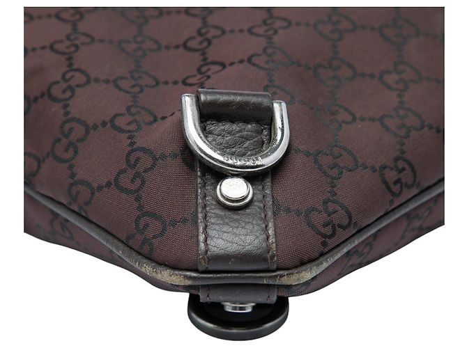 Borsa a tracolla Gucci Abbey D Ring in nylon GG marrone Marrone scuro - vista 6