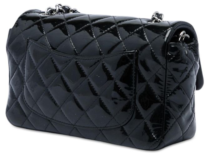 Chanel Mini Rectangular Classic Single Flap em couro envernizado preto - vista 2
