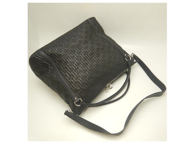 Saco Tote Louis Vuitton Monogram Anthea Ixia MM Preto - vista 3