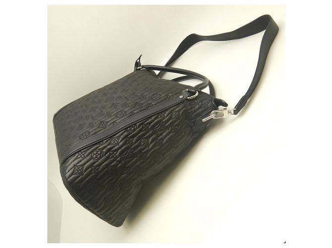 Saco Tote Louis Vuitton Monogram Anthea Ixia MM Preto - vista 4
