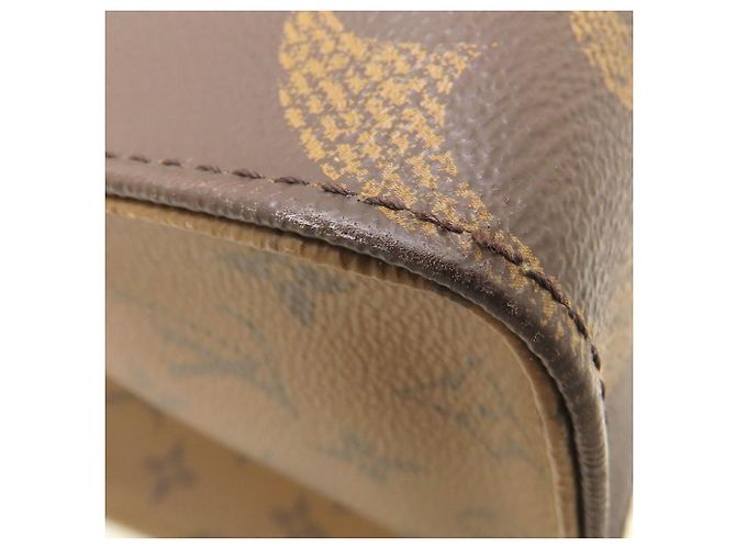 Borsa Tote Louis Vuitton Monogram Giant Reverse OnTheGo MM Marrone Monogramma - vista 11