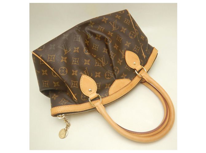 Bolsa Louis Vuitton Monogram Tivoli PM Marrom Monograma - vista 3