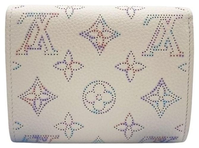 Louis Vuitton Mahina Tri-Fold Wallet Beige - view 2
