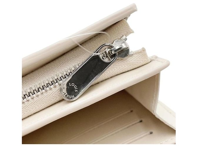 Louis Vuitton Mahina Tri-Fold Wallet Beige - view 8