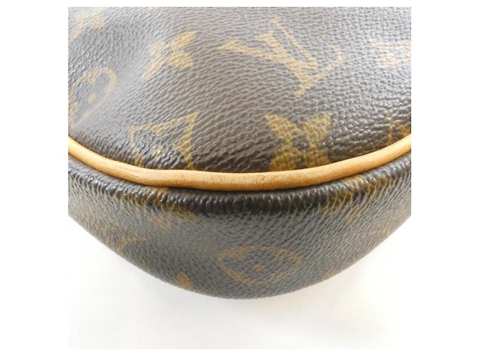 Bolsa de Ombro Louis Vuitton Monogram Odeon PM M56390 Marrom - vista 3