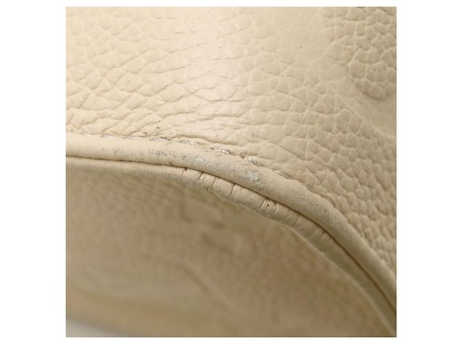 Borsa a tracolla 3 vie Louis Vuitton Monogram Empreinte OnTheGo EW - vista 24