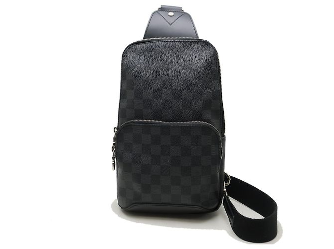 Borsa a tracolla Louis Vuitton Damier Graphite Avenue Nero - vista 2