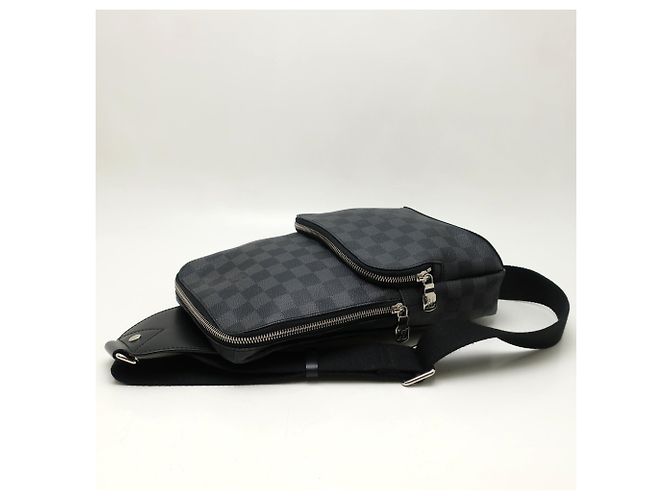 Borsa a tracolla Louis Vuitton Damier Graphite Avenue Nero - vista 3