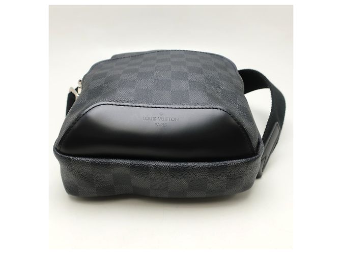 Borsa a tracolla Louis Vuitton Damier Graphite Avenue Nero - vista 6