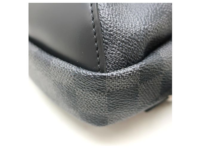 Borsa a tracolla Louis Vuitton Damier Graphite Avenue Nero - vista 7