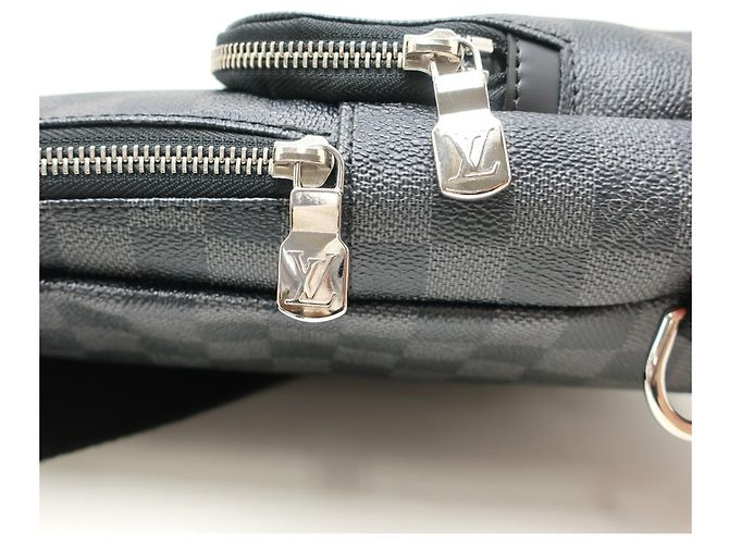 Borsa a tracolla Louis Vuitton Damier Graphite Avenue Nero - vista 9