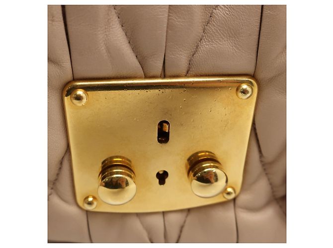 Miu Miu Matelassé Handtasche - Ansicht 16