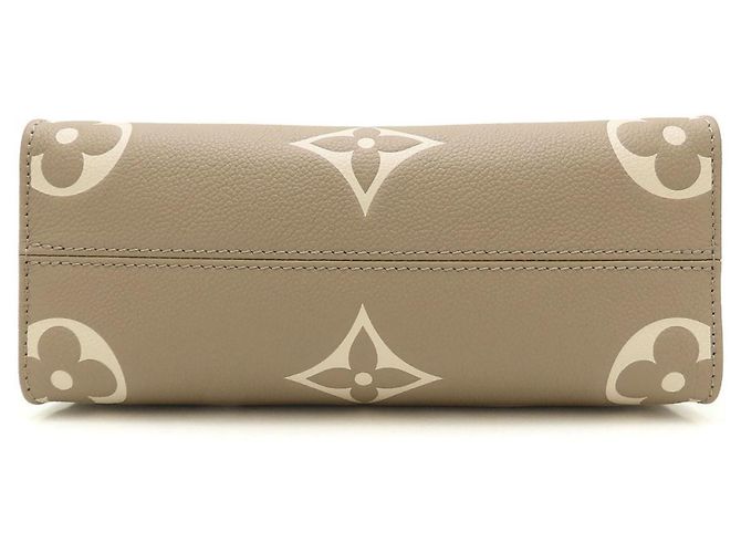 Borsa Louis Vuitton OnTheGo PM Bicolor Monogram Empreinte Multicolore Monogramma - vista 4