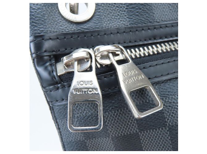 Borsa a tracolla Louis Vuitton Hunter N41656 Marrone Nero Damier ebene - vista 7