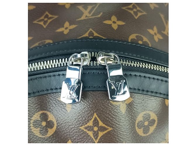 Louis Vuitton Discovery Backpack Brown - view 7