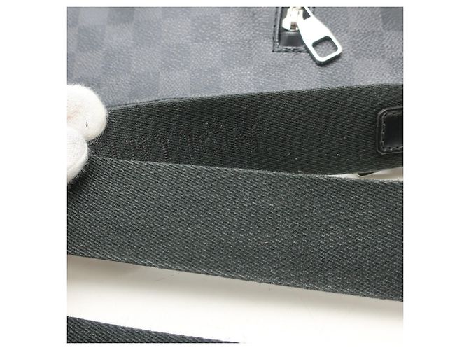 Borsa a tracolla Louis Vuitton Damier Graphite Mick PM Nero Damier ebene - vista 12