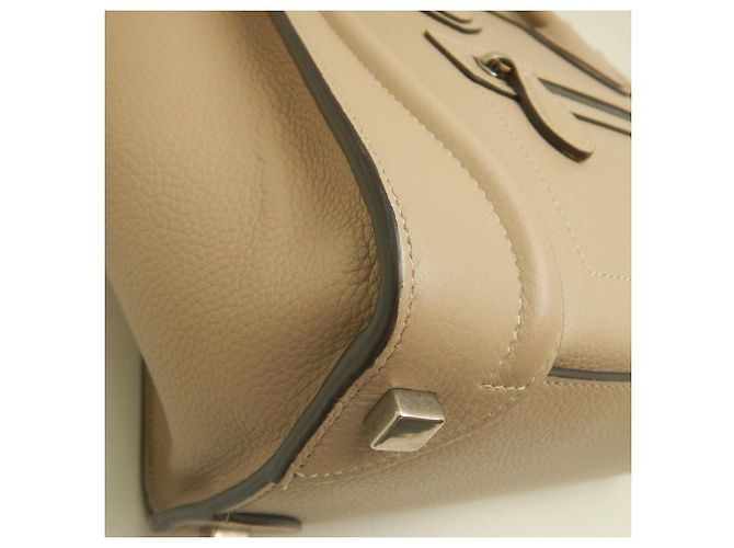 Céline Borsa a mano Celine Luggage Micro Shopper Beige - vista 17