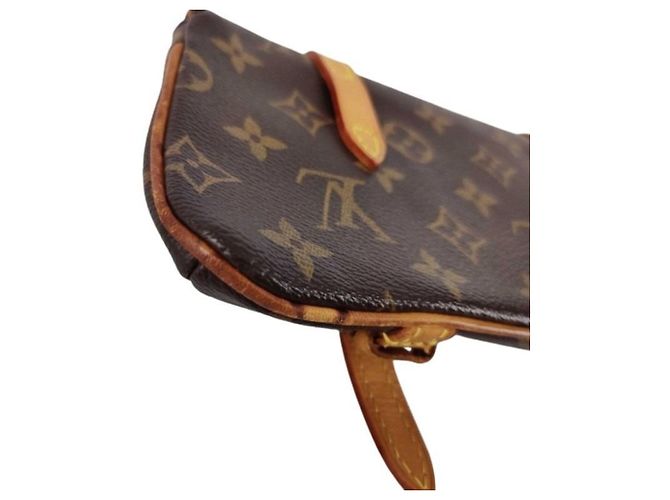 Louis Vuitton Pochette Marelle Clutch Bag Marrone Monogramma - vista 3