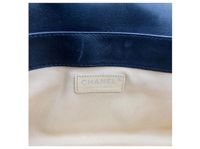 Le Boy Chanel Reverso Boy Flap em couro de bezerro trançado Old Medium Preto - vista 6