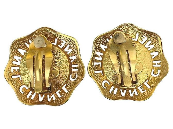 Boucles d'oreilles clips Chanel plaquées or - vue 2