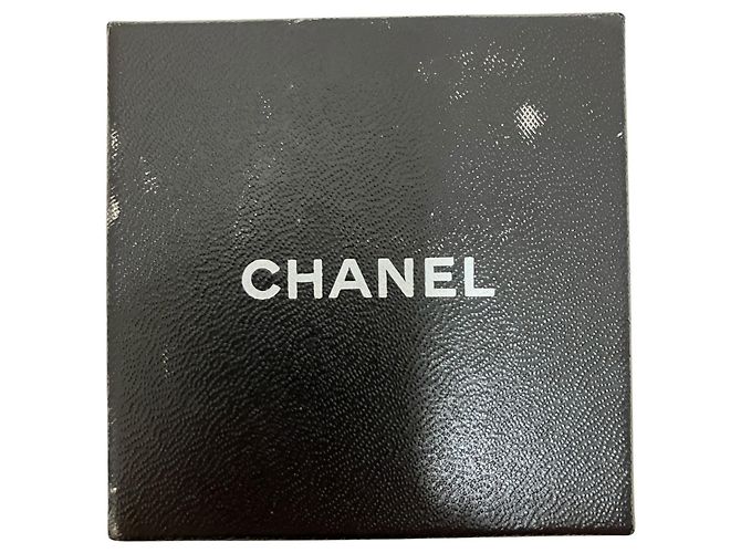 Boucles d'oreilles clips Chanel plaquées or - vue 5