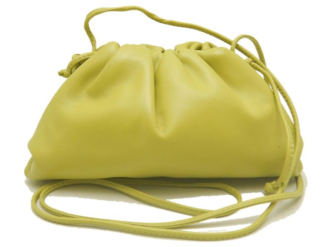 Bottega Veneta Mini The Pouch Shoulder Bag D'oro - vista 2