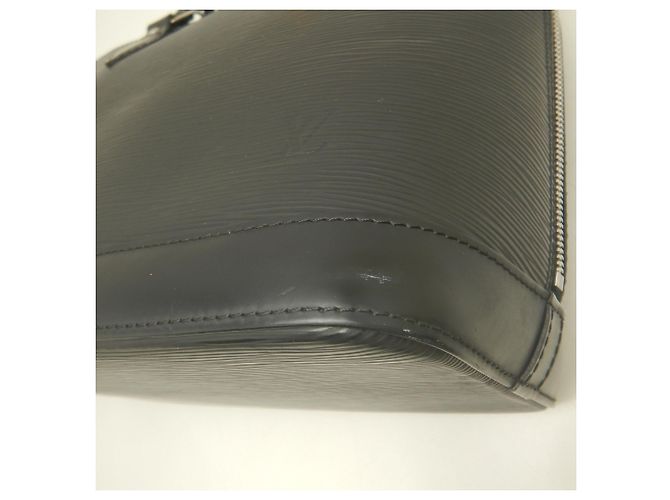 Bolsa Louis Vuitton Epi Alma PM Preto - vista 16