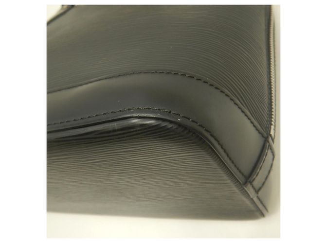 Bolsa Louis Vuitton Epi Alma PM Preto - vista 18