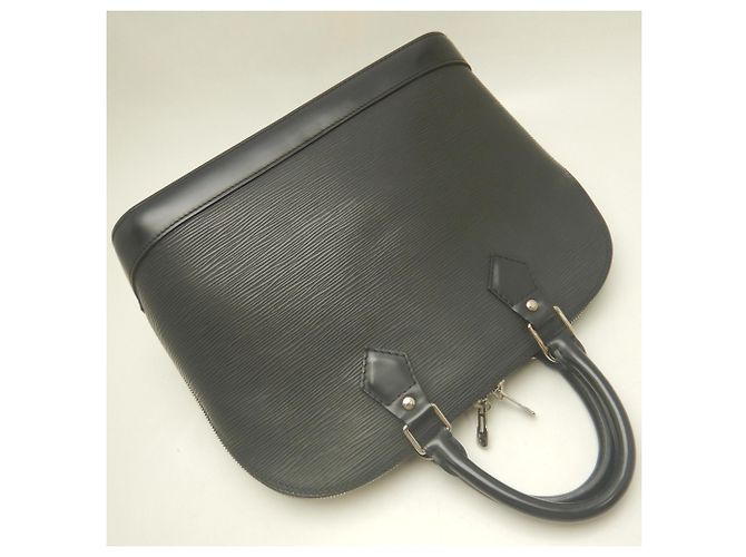 Bolsa Louis Vuitton Epi Alma PM Preto - vista 3