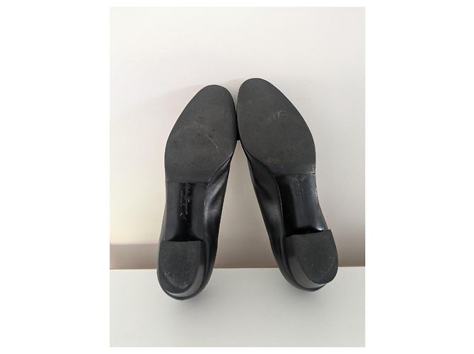 Salvatore Ferragamo Décolleté Vara in pelle nera Nero - vista 12