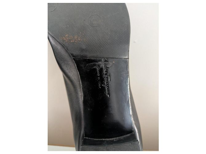 Salvatore Ferragamo Décolleté Vara in pelle nera Nero - vista 13