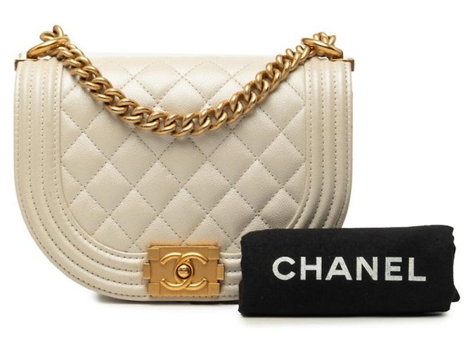 Bolso de hombro Chanel Coco Mark Boy Chain Blanco Crudo - vista 8
