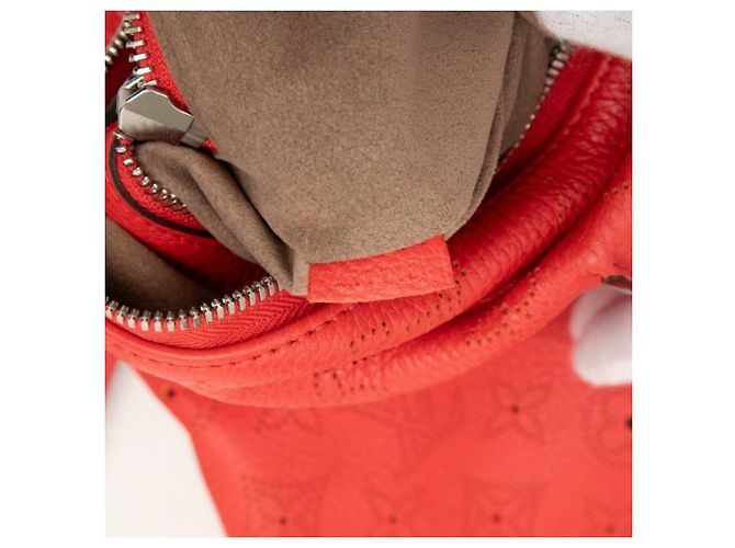 Borsa Tote Louis Vuitton Monogram Mahina Selene MM Rosso Monogramma - vista 6