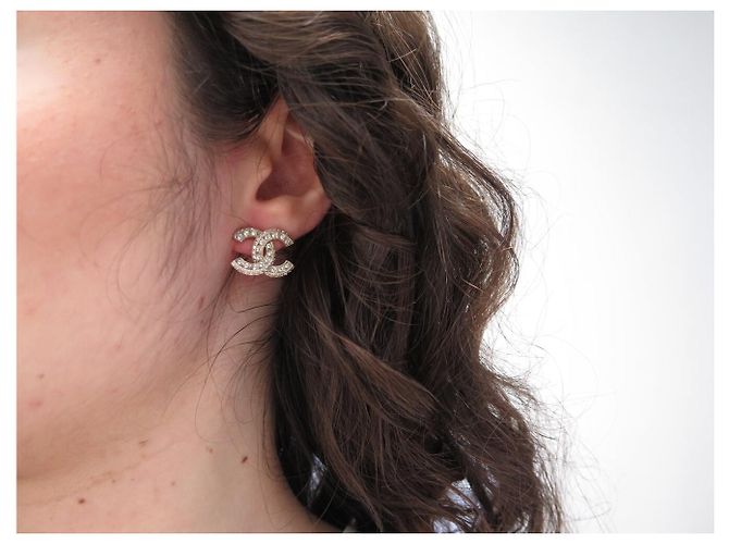 NUOVI ORECCHINI CHANEL LOGO CC & STRASS A86504 METALLO DORATO EARRINGS D'oro - vista 8