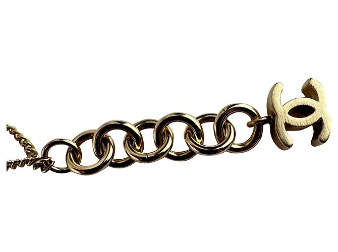 Timeless Bracciale Chanel CC Camelia a doppio giro in metallo dorato D'oro - vista 7