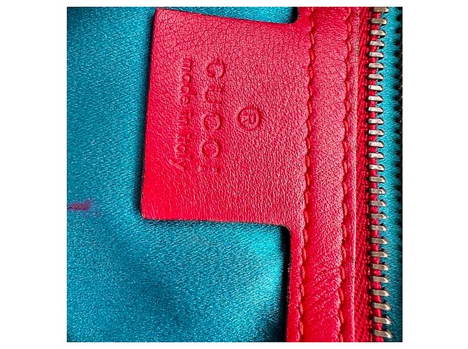 Bolsa de Ombro Gucci GG Marmont Pequena em Veludo Vermelho - vista 11