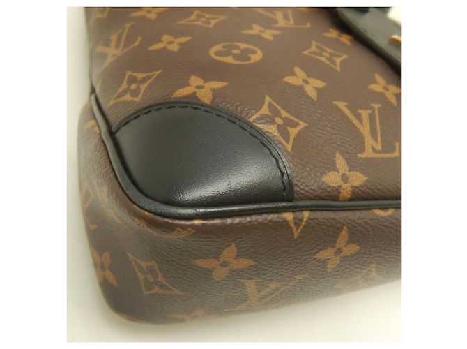 Borsa a tracolla Louis Vuitton Monogram Odeon NM PM Marrone - vista 17