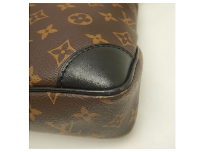 Borsa a tracolla Louis Vuitton Monogram Odeon NM PM Marrone - vista 18