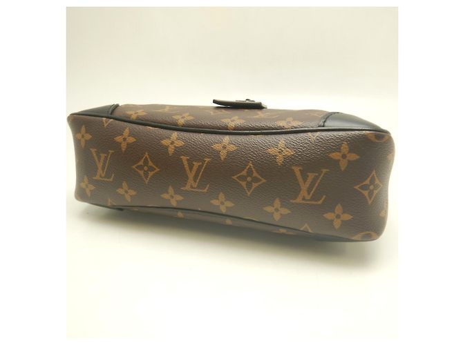 Borsa a tracolla Louis Vuitton Monogram Odeon NM PM Marrone - vista 5