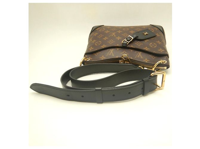 Borsa a tracolla Louis Vuitton Monogram Odeon NM PM Marrone - vista 6