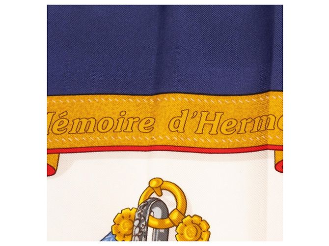 Hermès Foulard Hermes Carre 90 Memoire d'Hermes Bianco Multicolore Blu navy - vista 5