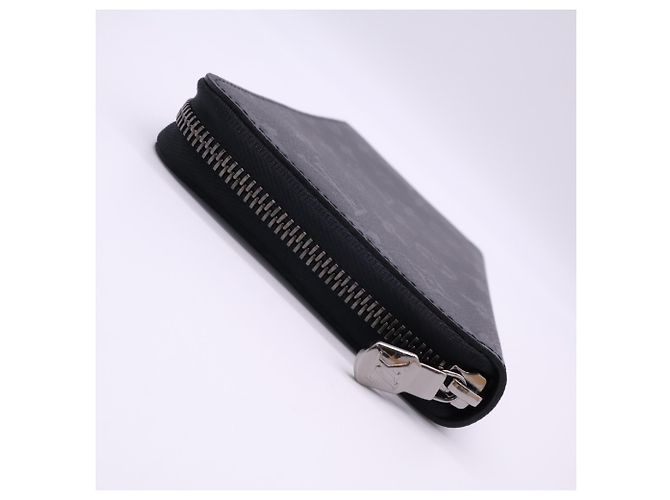 LOUIS VUITTON Monogram Eclipse Zippy Organizer Long Wallet Marrom Preto - vista 5