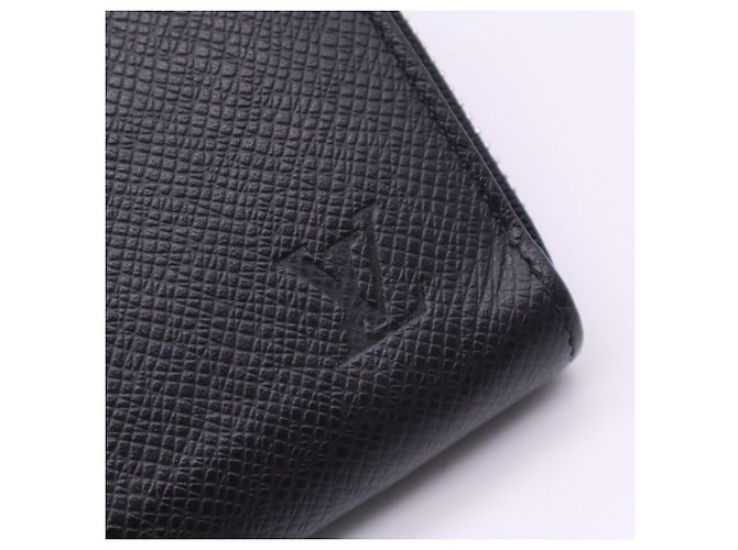 Louis Vuitton Taiga Zippy Wallet Black - view 10