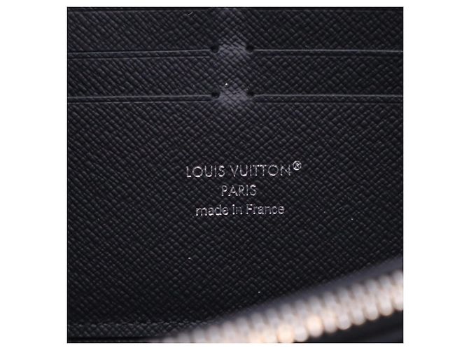 Louis Vuitton Taiga Zippy Wallet Black - view 14