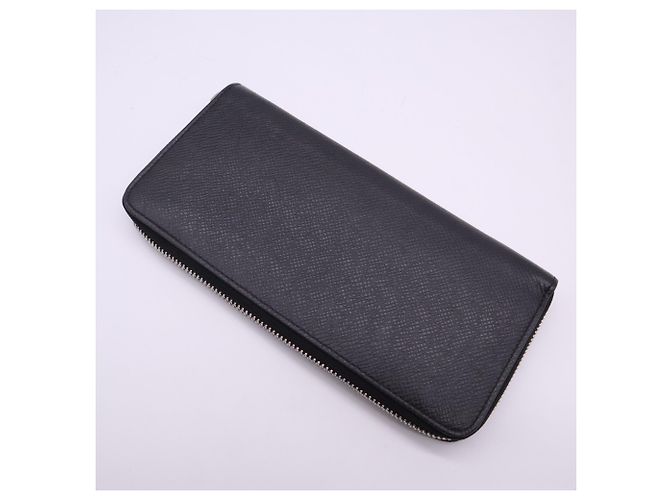 Louis Vuitton Taiga Zippy Wallet Black - view 2